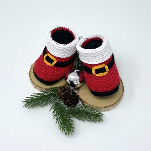 Santa’s boot Christmas ornament amigurumi pattern 